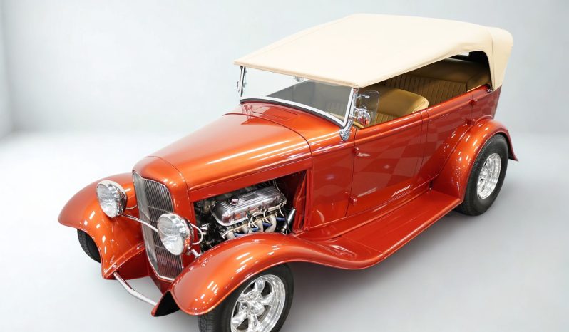 
								1932 Ford Phaeton Hot Rod full									
