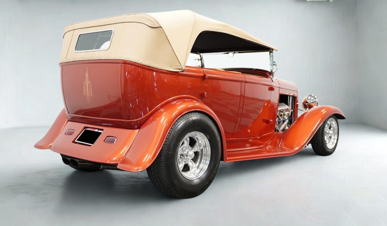 
								1932 Ford Phaeton Hot Rod full									