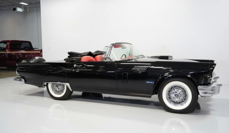 
								1957 Ford Thunderbird full									