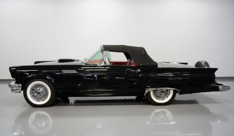 
								1957 Ford Thunderbird full									