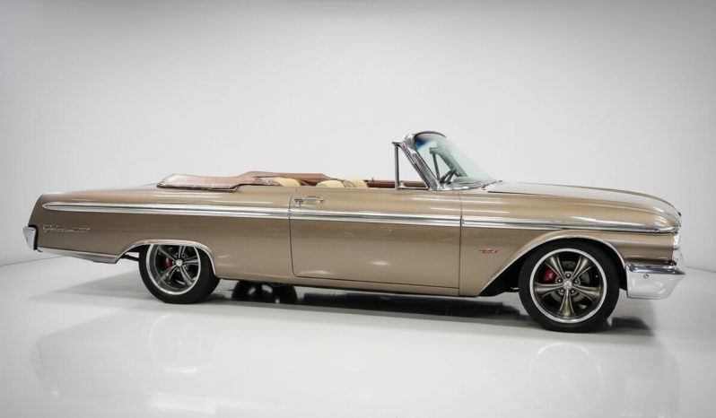 
								1962 Ford Galaxie 500XL full									