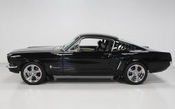 
										1965 Ford Mustang full									