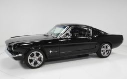 
										1965 Ford Mustang full									