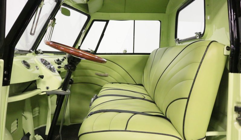 
								1965 Volkswagen Type 2 full									