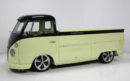 
										1965 Volkswagen Type 2 full									