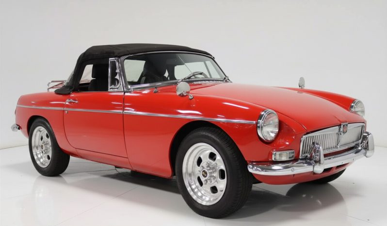
								1967 MG MGB full									
