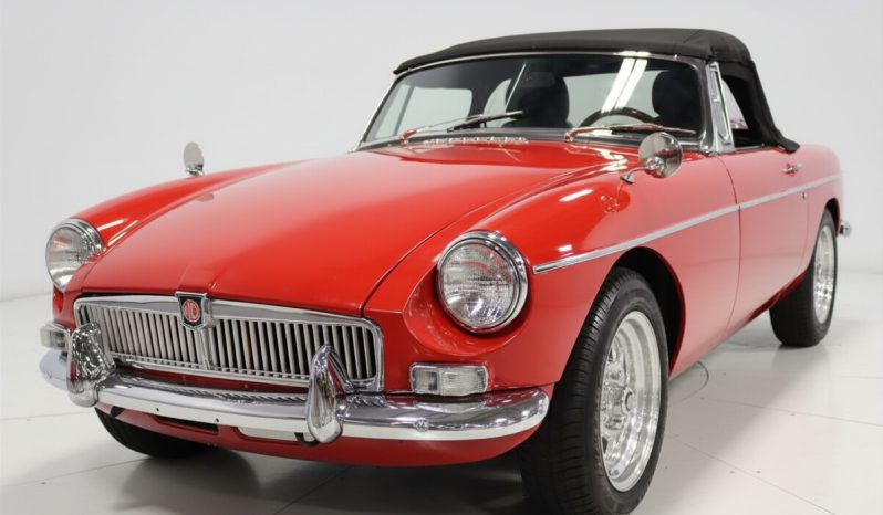 
								1967 MG MGB full									