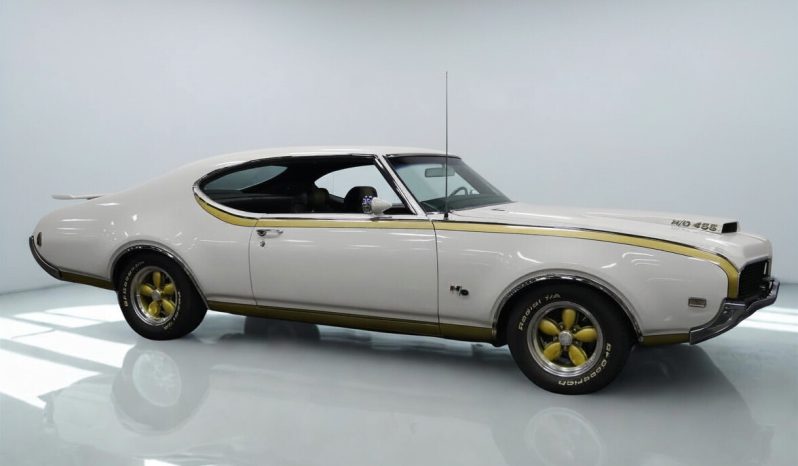 
								1969 Oldsmobile Cutlass full									