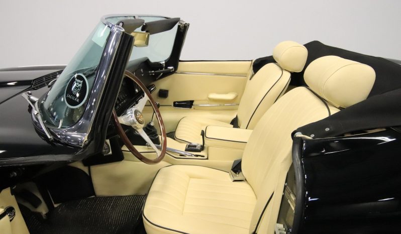 
								1970 Jaguar XKE Series full									